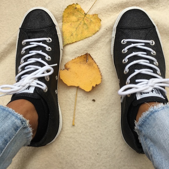 Converse Shoes - ‼️TODAY ONLY ‼️LIKE NEW CONVERSE GLITTER SNEAKERS